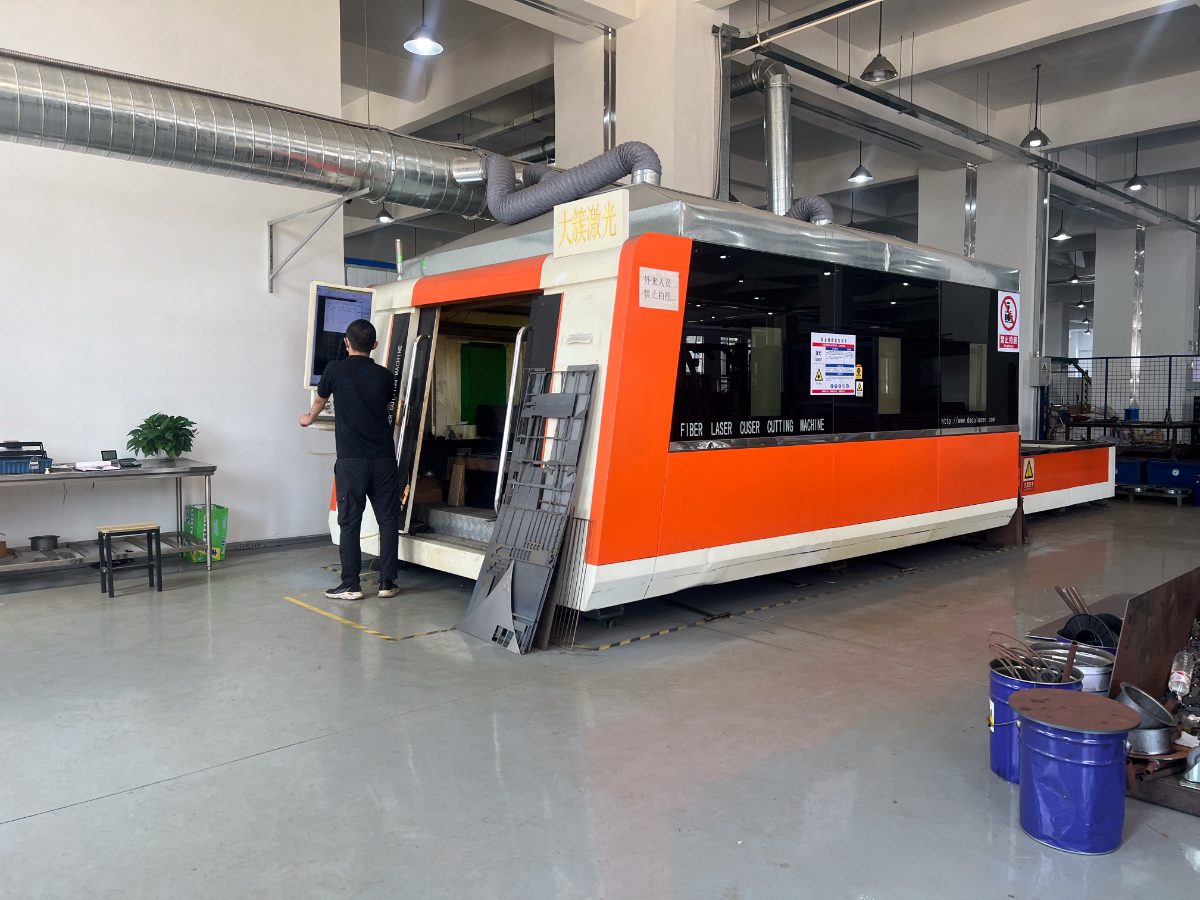 Laser cutting cell