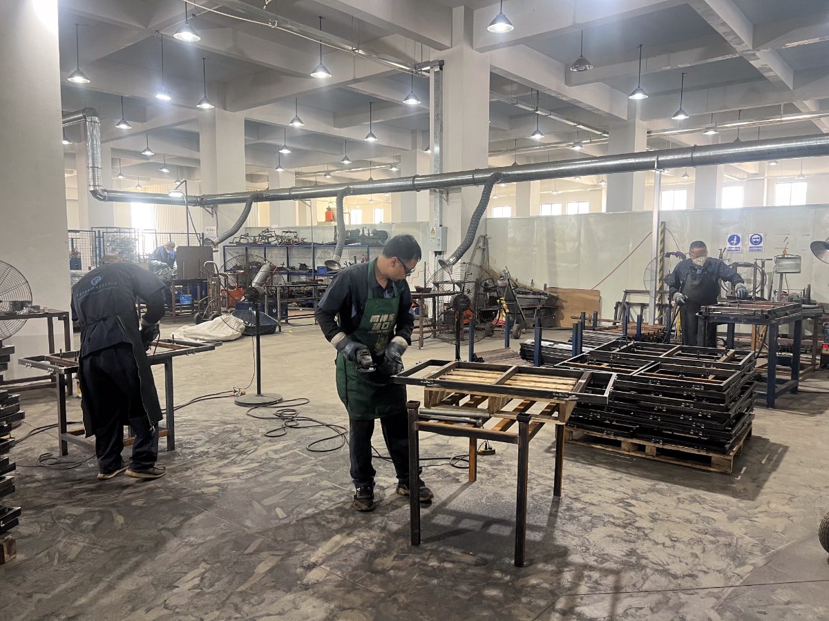 Welding and assembly floor